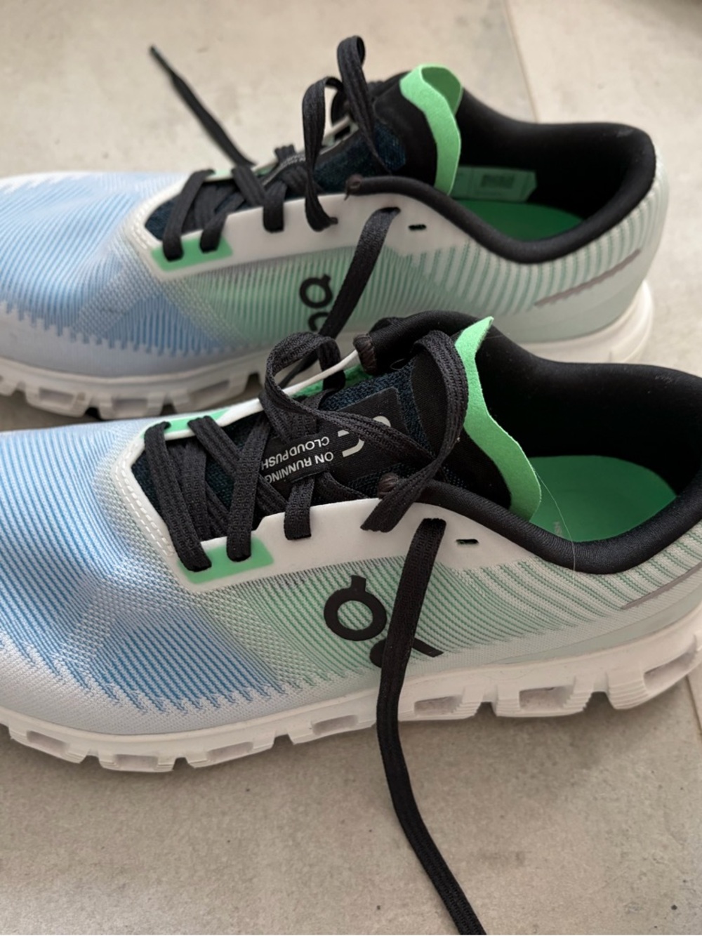 On Women’s Cloud 6 Push Shoes - size 8